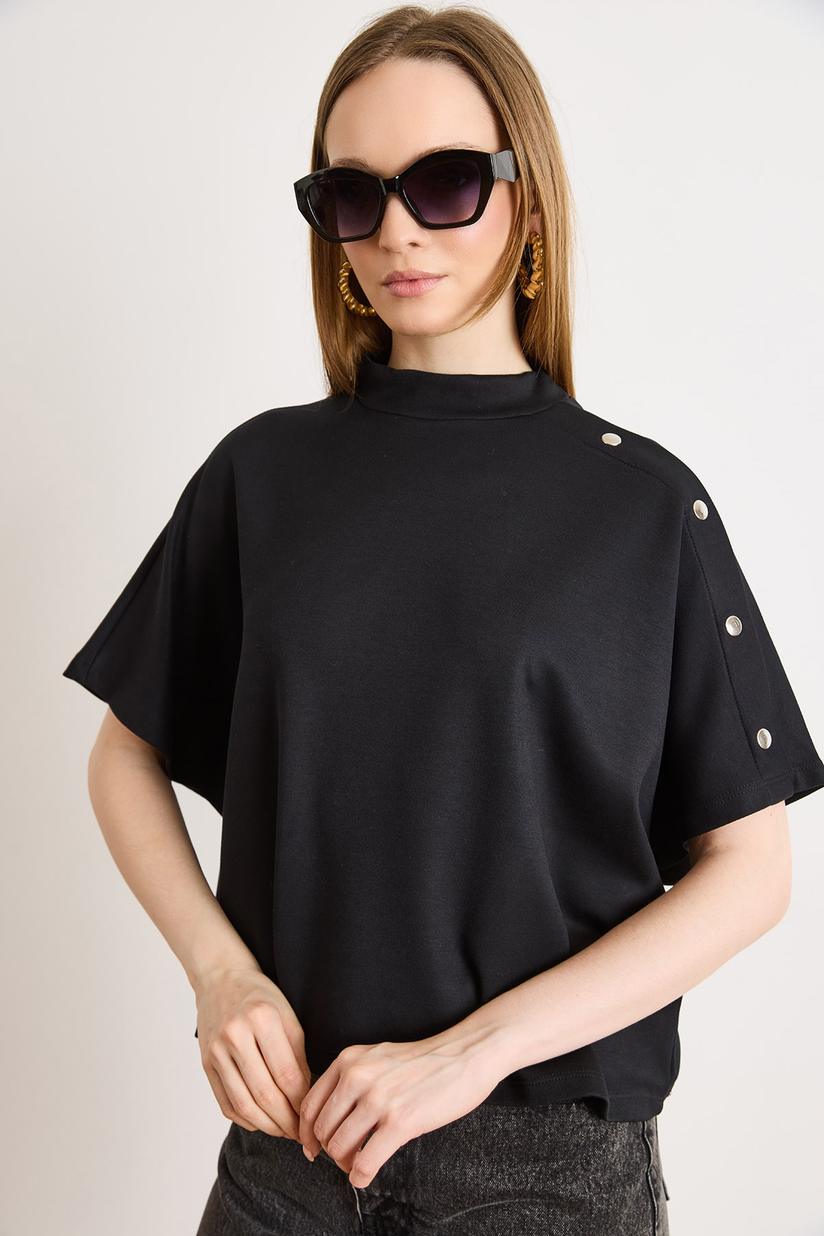 Düğme Detaylı Loose Fit Modal Tuşeli Tişört Siyah