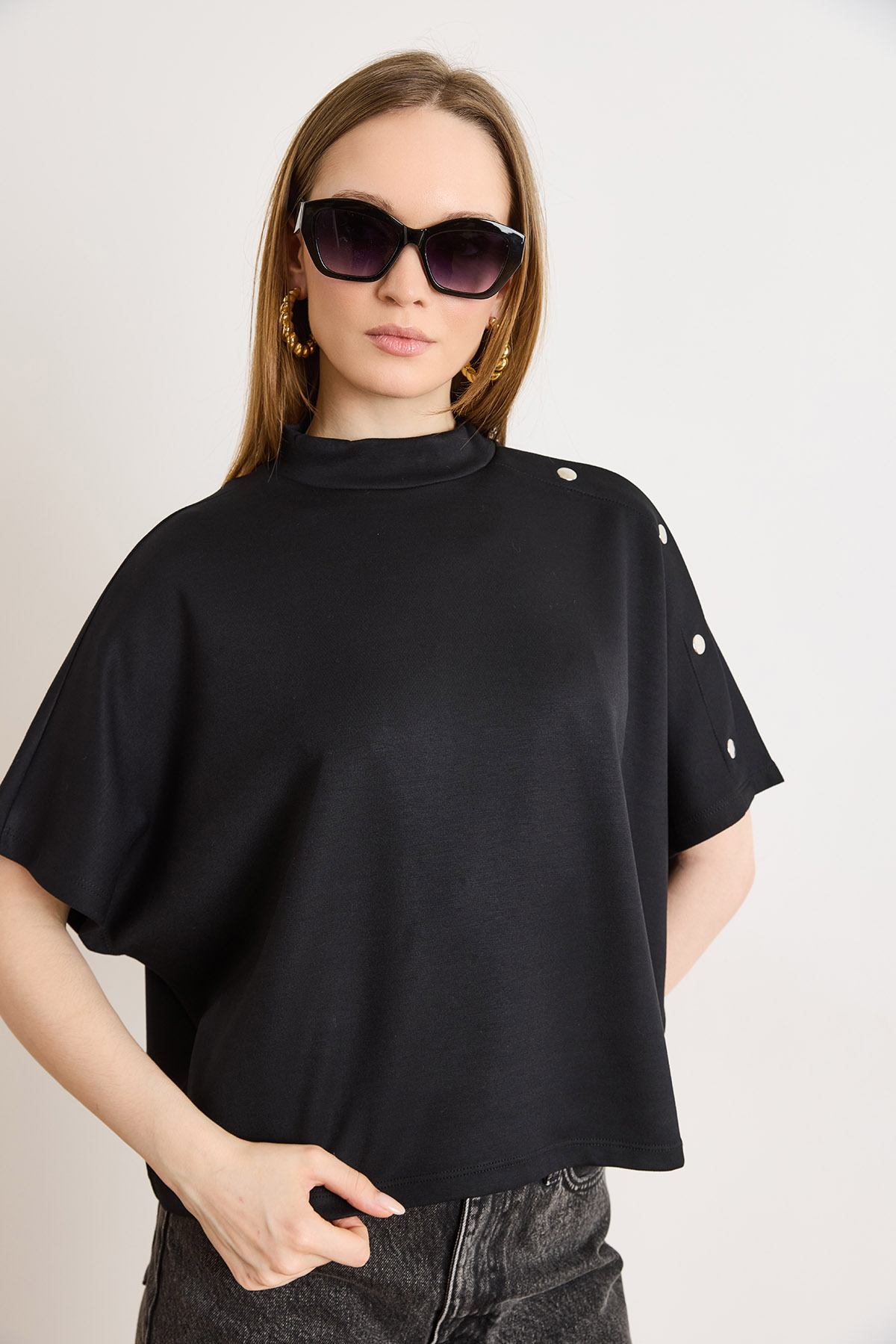 Düğme Detaylı Loose Fit Modal Tuşeli Tişört Siyah