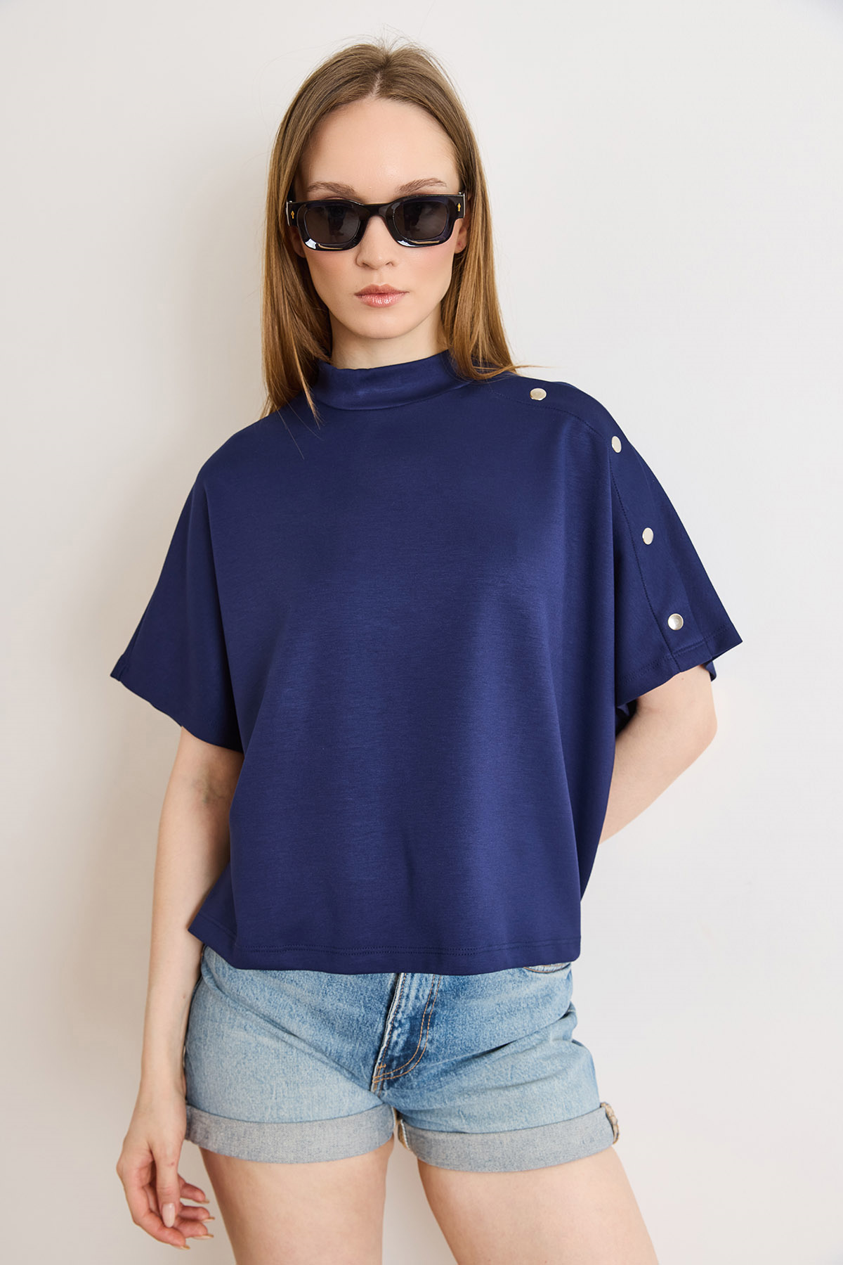 Düğme Detaylı Loose Fit Modal Tuşeli Tişört Lacivert
