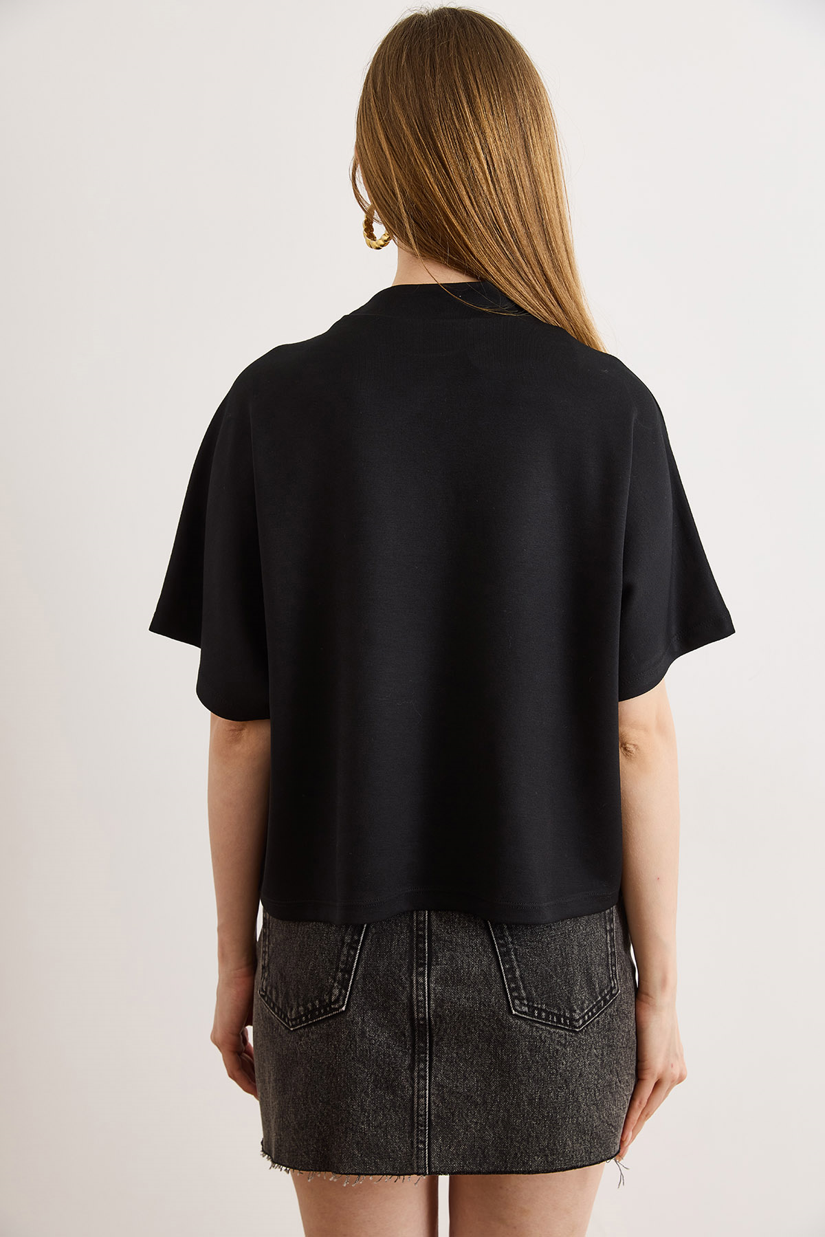 Düğme Detaylı Loose Fit Modal Tuşeli Tişört Siyah