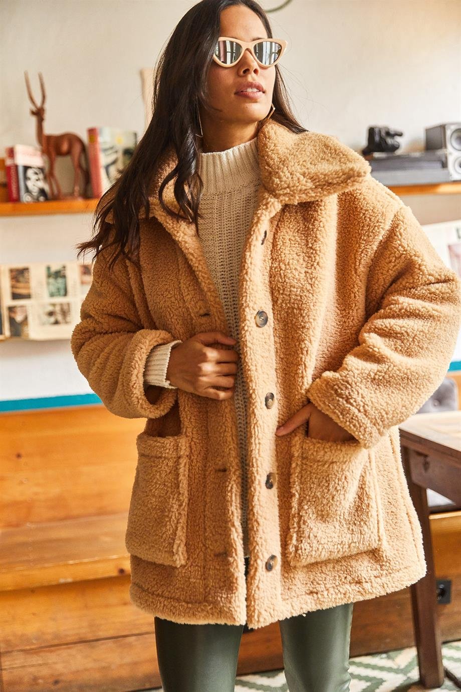 Düğmeli Cepli Astarsız Oversize Peluş Ceket Deve Tüyü