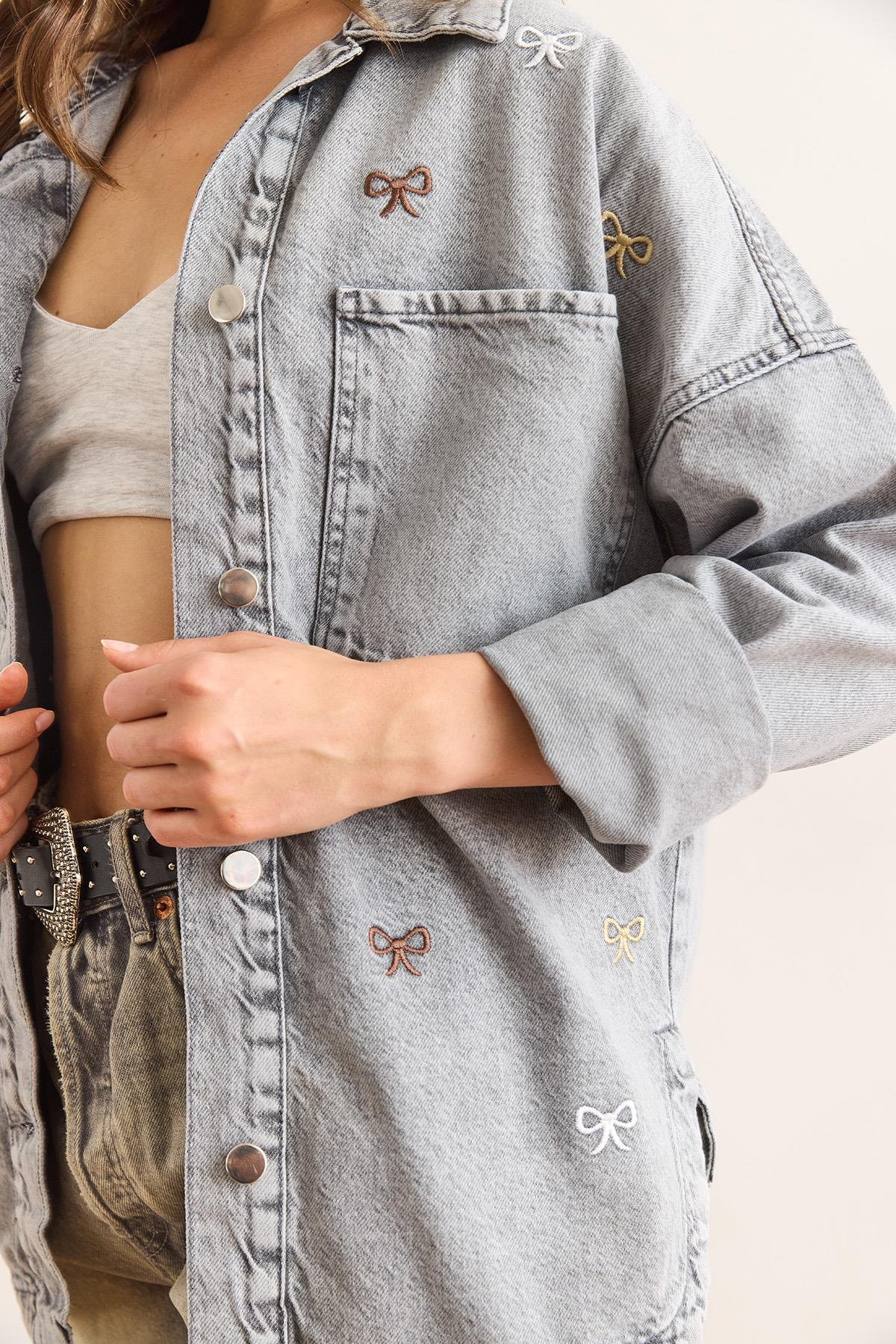 Fiyonk Nakışlı Cepli Düğmeli Gömlek Ceket Gri