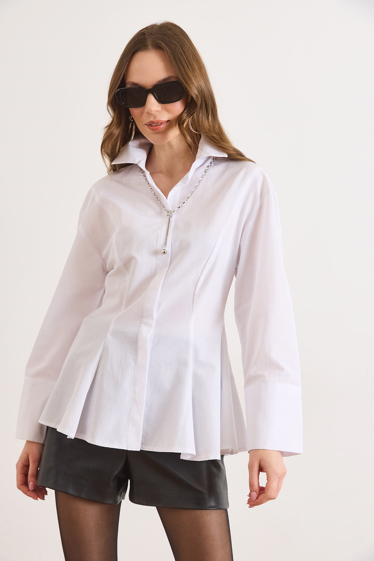 Gizli Patlı Dikiş Detaylı Peplum Gömlek Beyaz