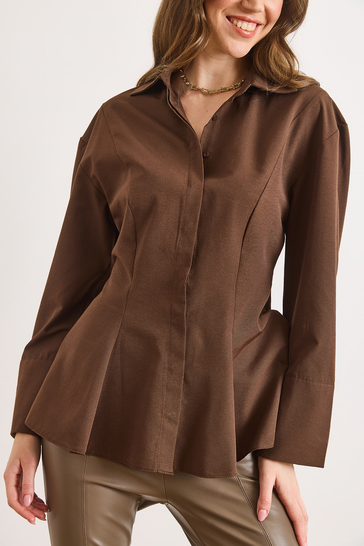 Gizli Patlı Dikiş Detaylı Peplum Gömlek Kahverengi