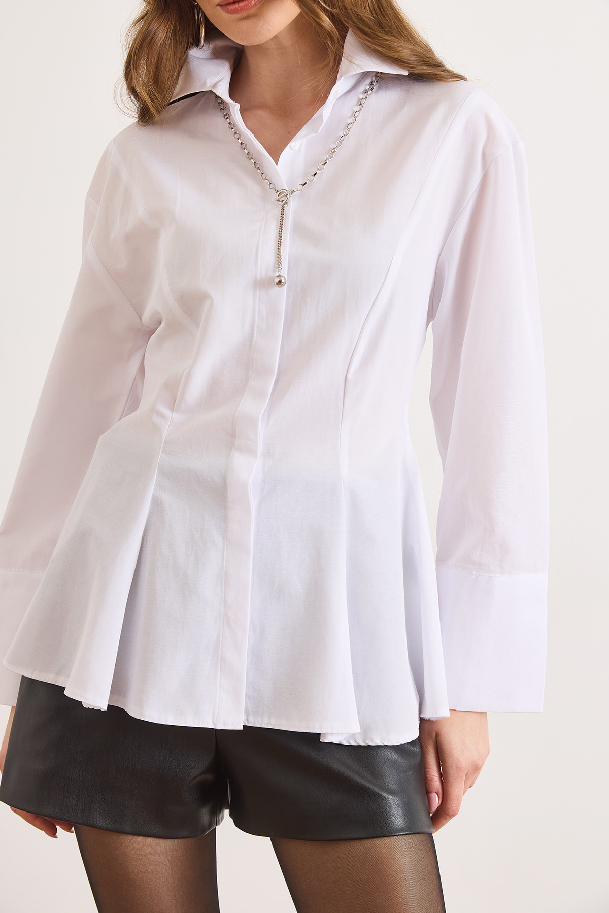 Gizli Patlı Dikiş Detaylı Peplum Gömlek Beyaz