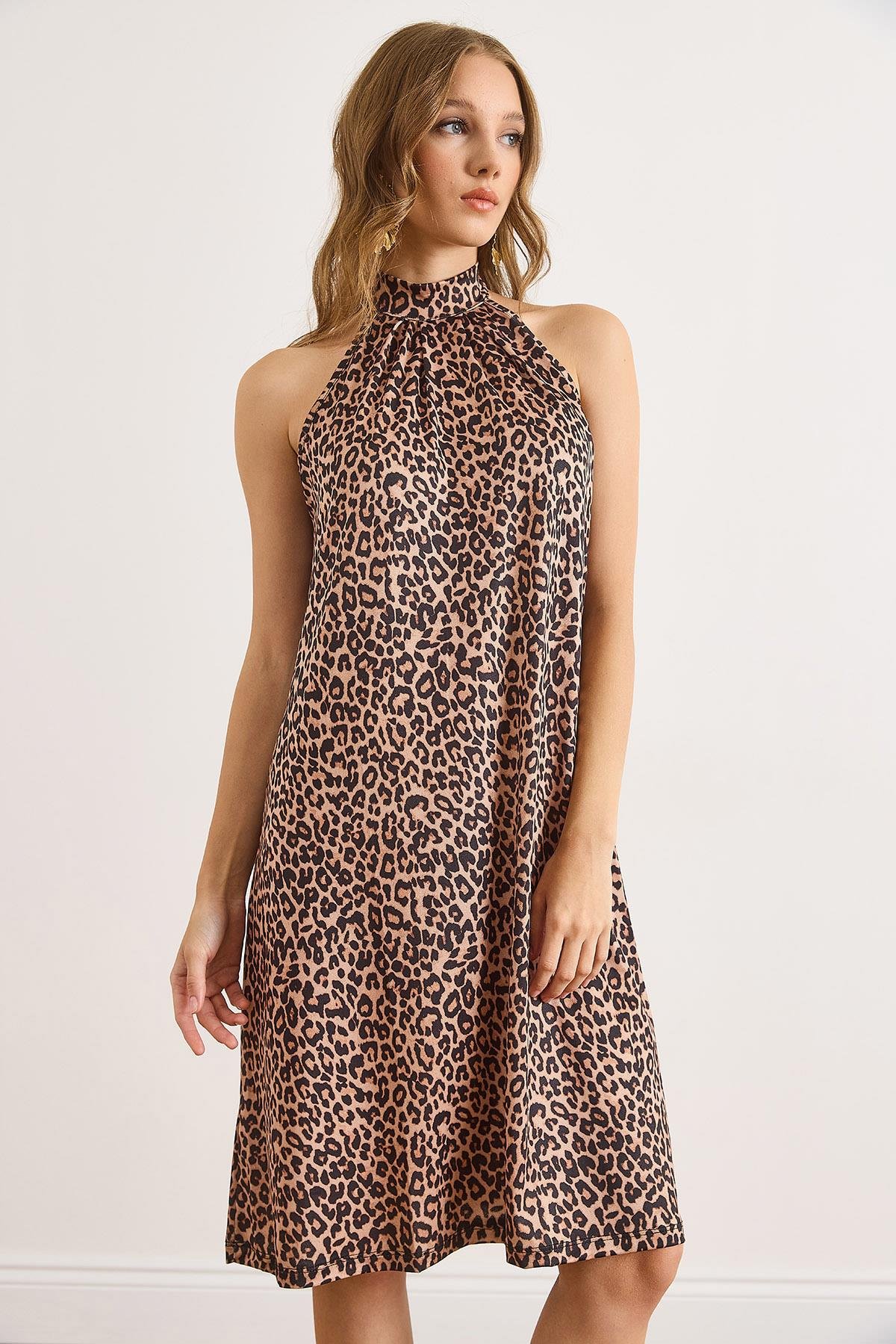 Halter Yaka Mini Dökümlü Elbise Leopar Camel