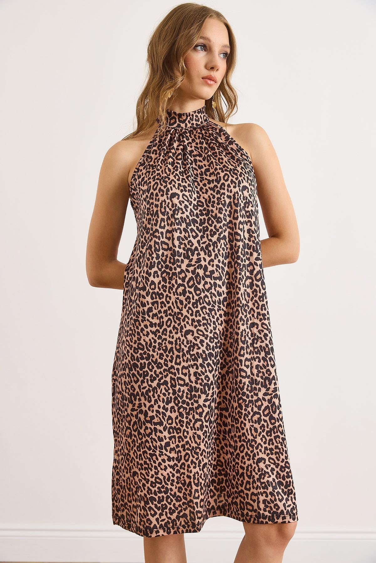 Halter Yaka Mini Dökümlü Elbise Leopar Camel