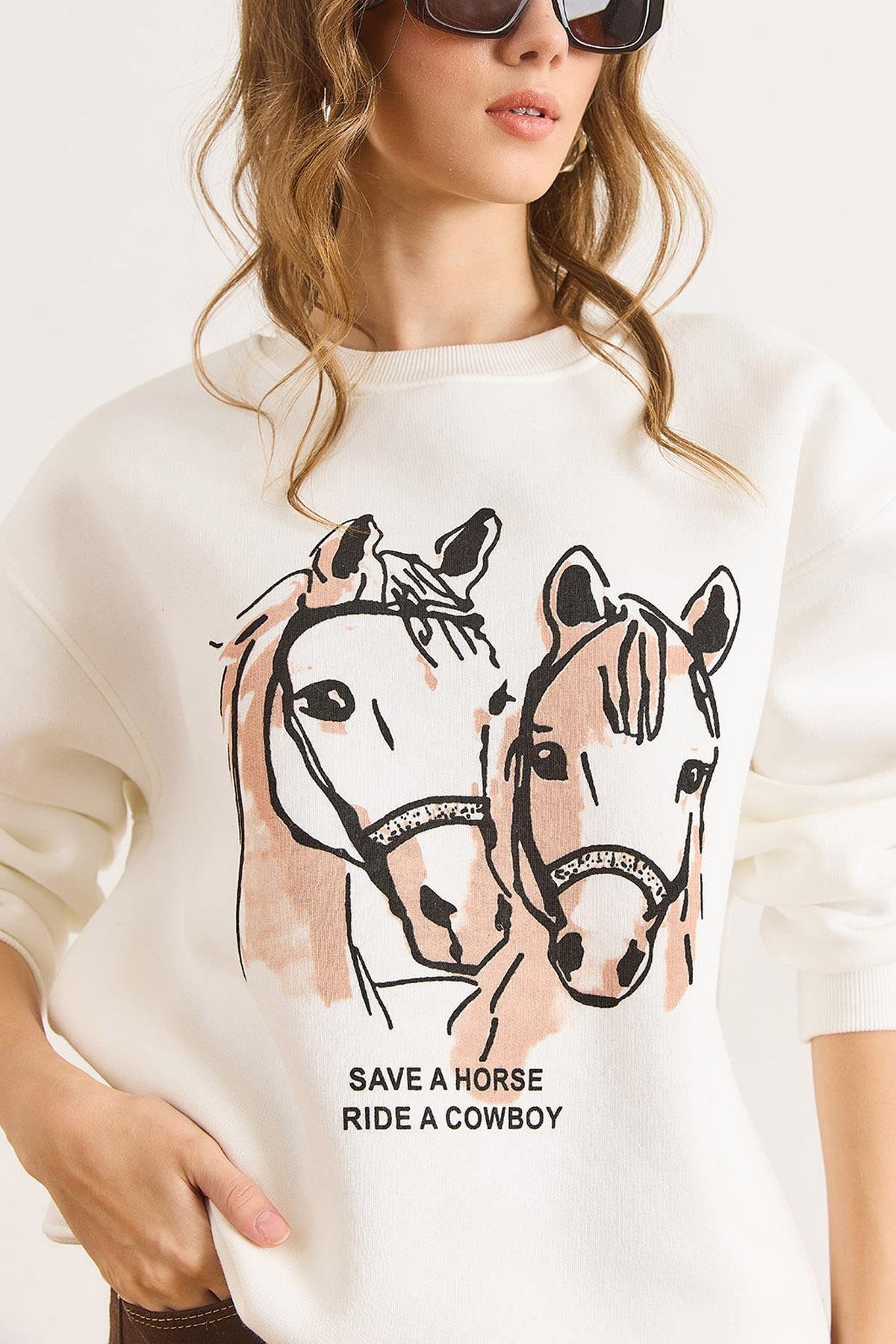 Horses Şardonlu Kalın Sweatshirt Beyaz