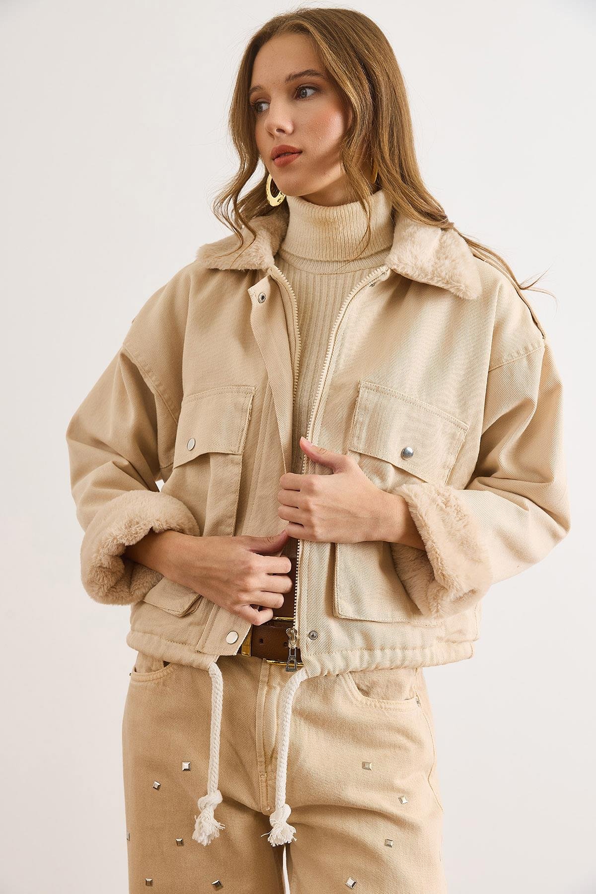 İçi Kürk Detaylı Pamuk Gabardin Kaban Ekru