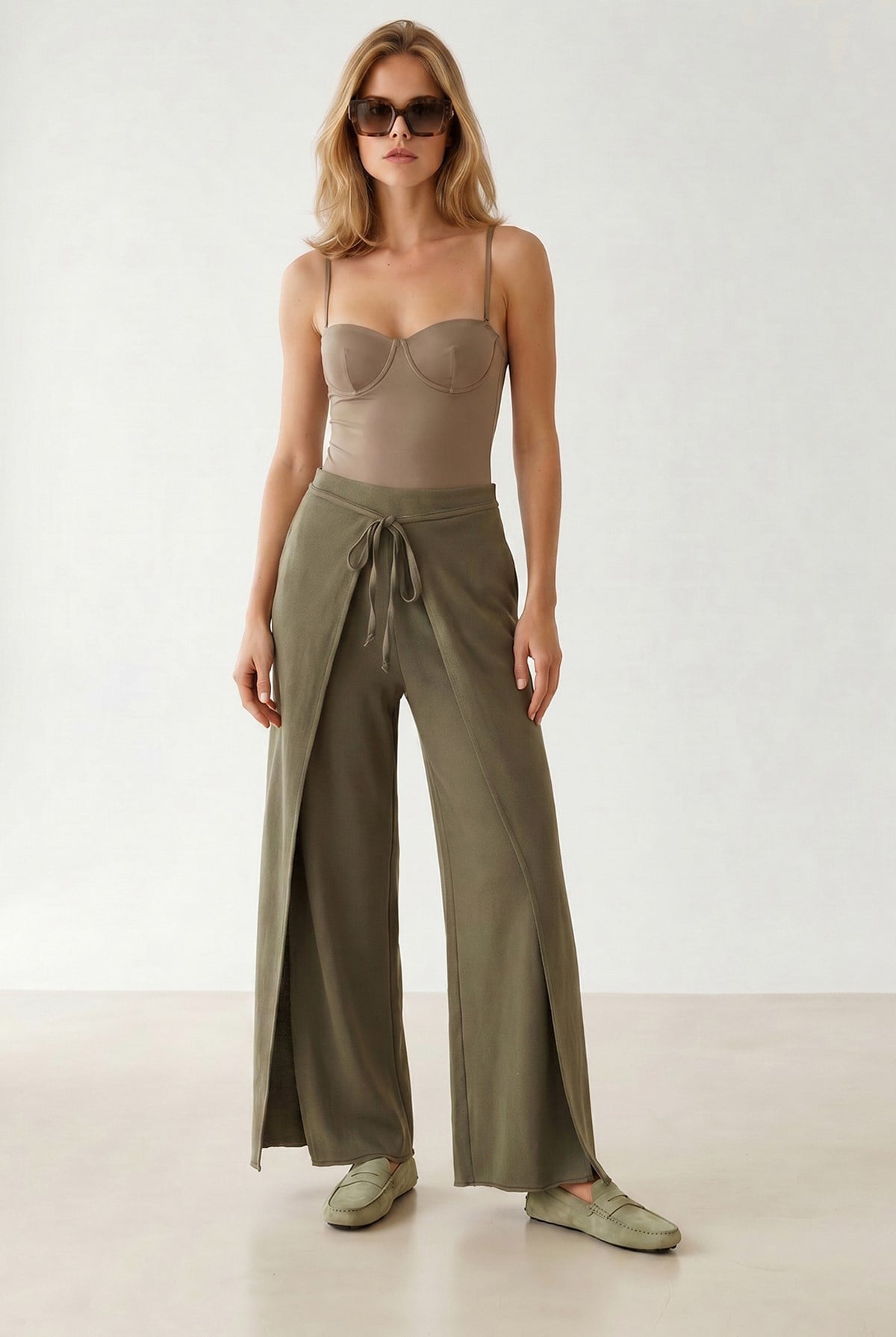 Katmanlı Bağlama Detaylı Wide Leg Keten Pantolon Haki