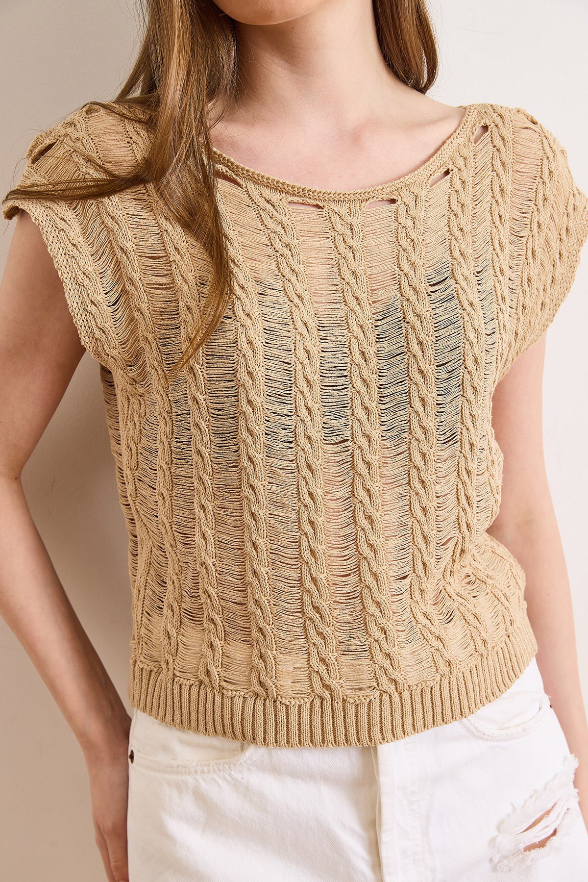 Kayık Yaka Ajurlu Boho Crop Triko Bluz Camel