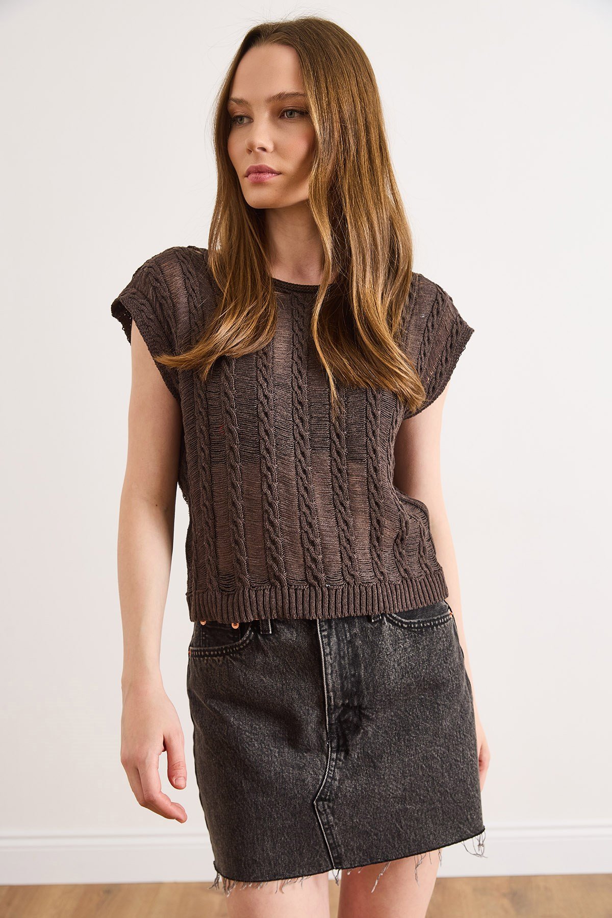 Kayık Yaka Ajurlu Boho Crop Triko Bluz Kahverengi