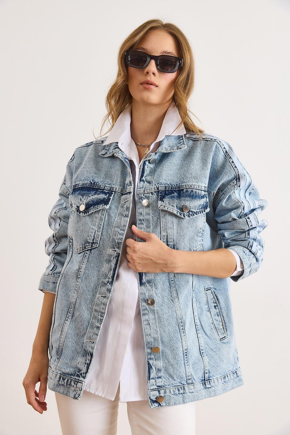 Kol Şeritli Rahat Kalıp Denim Ceket Açık Mavi