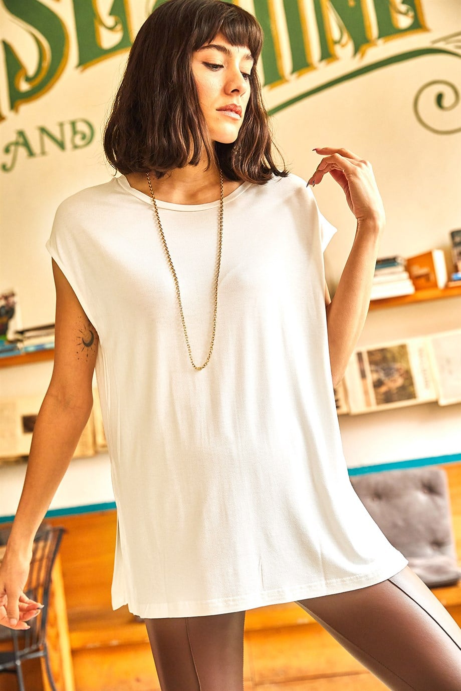 Kolsuz Yanı Yırtmaçlı Oversize Örme Viscon Bluz Ekru