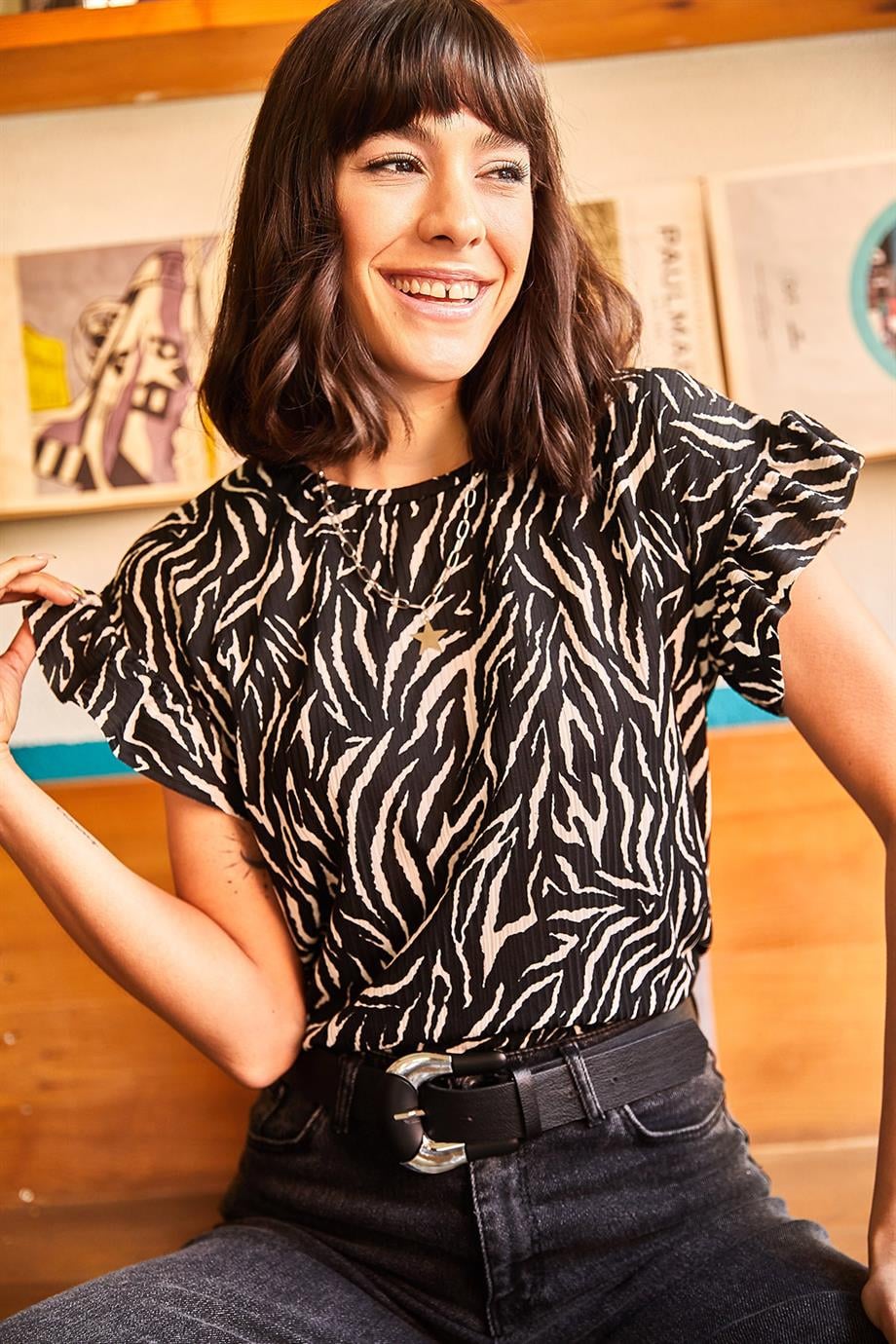Kolu Fırfırlı Kaşkorse Tişört Siyah Zebra