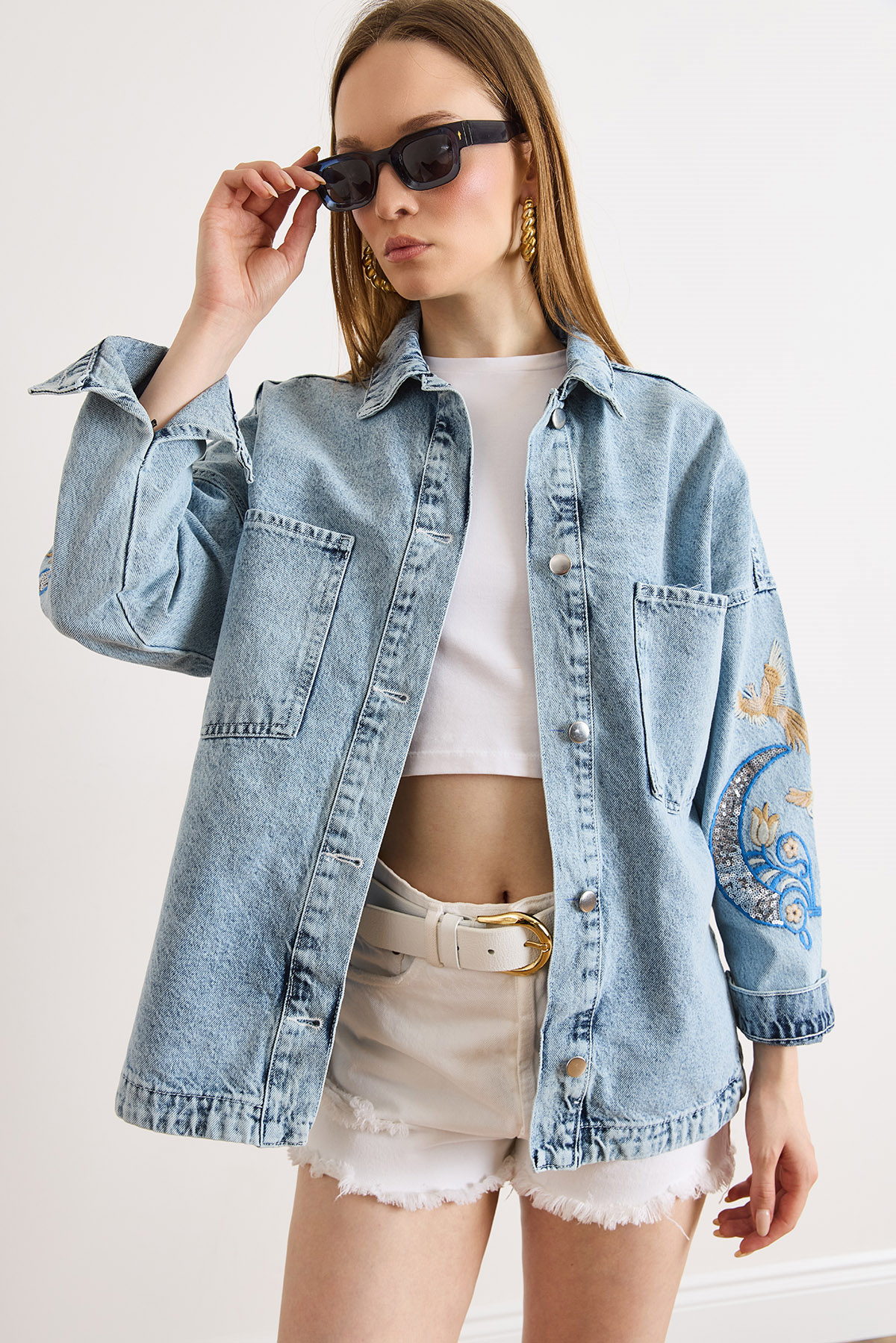 Kuş Nakışlı Payet Detaylı Denim Ceket Açık Mavi