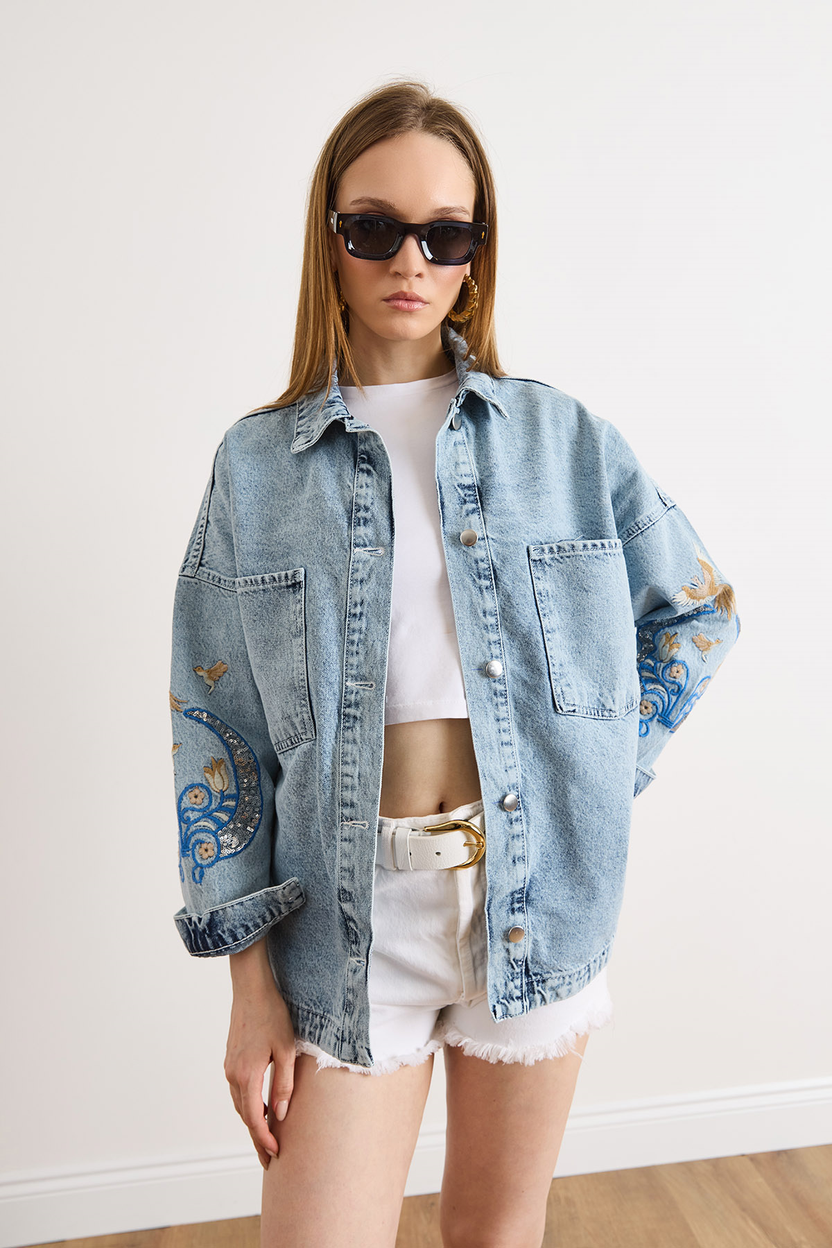 Kuş Nakışlı Payet Detaylı Denim Ceket Açık Mavi