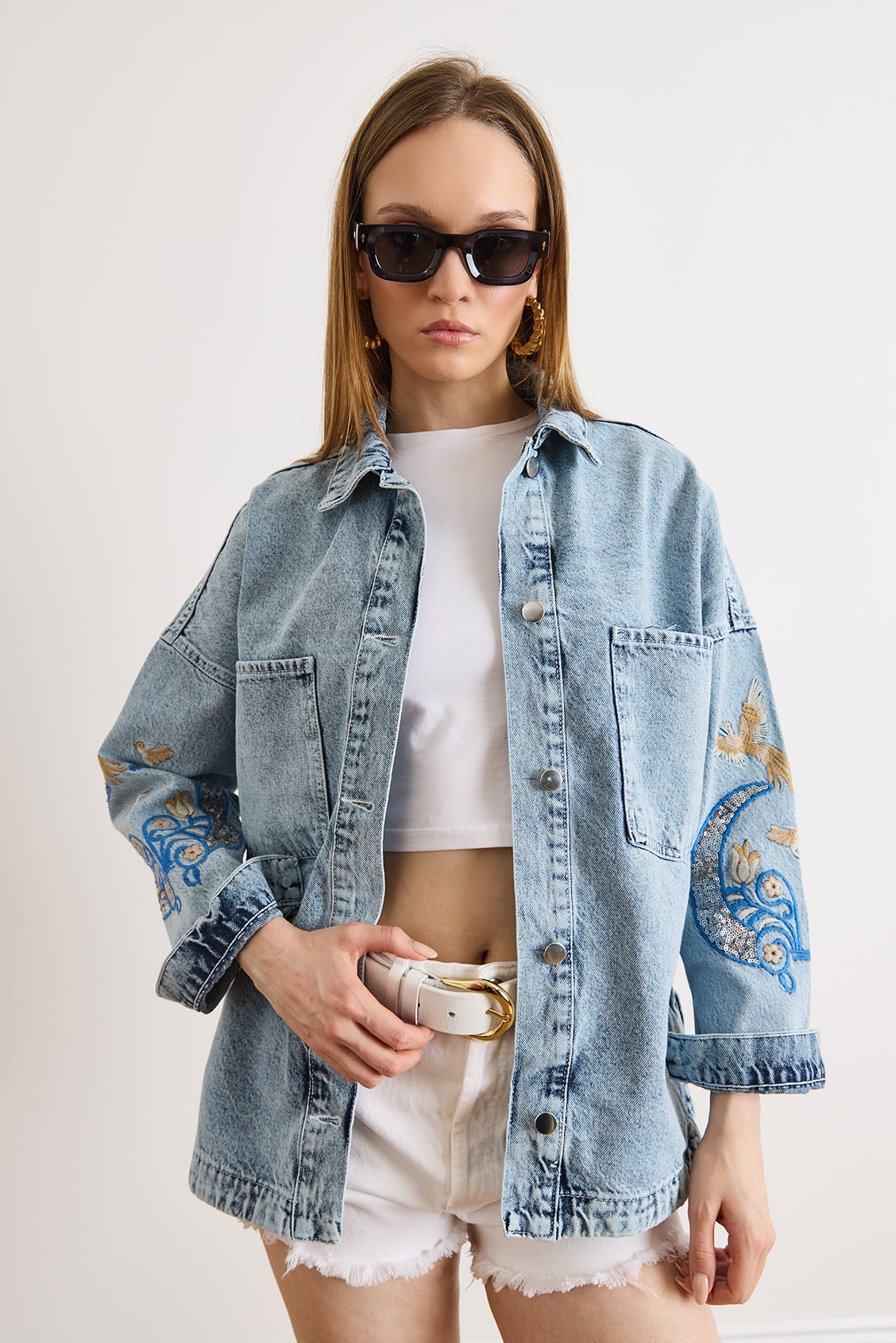 Kuş Nakışlı Payet Detaylı Denim Ceket Açık Mavi