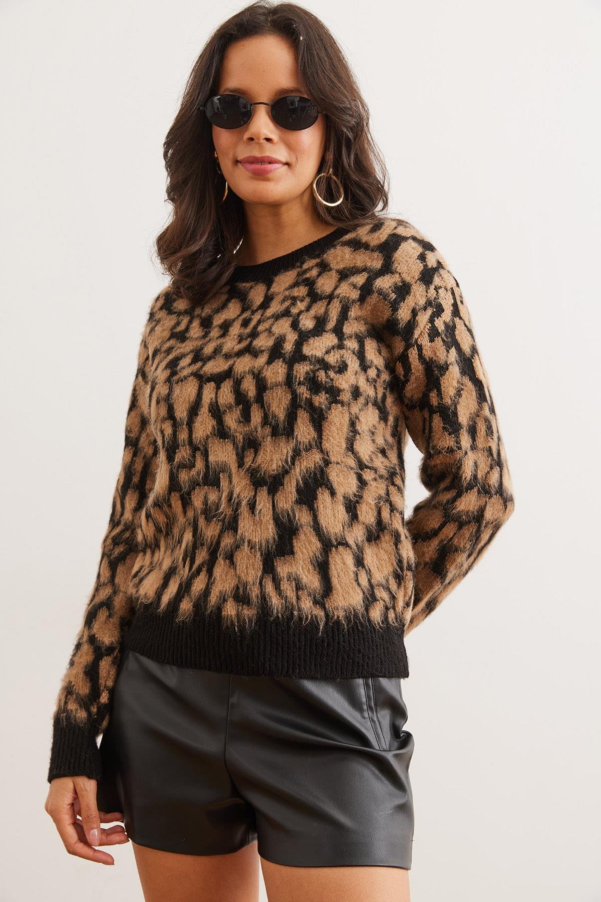 Leopar Desenli Şardonlu Triko Kazak Camel