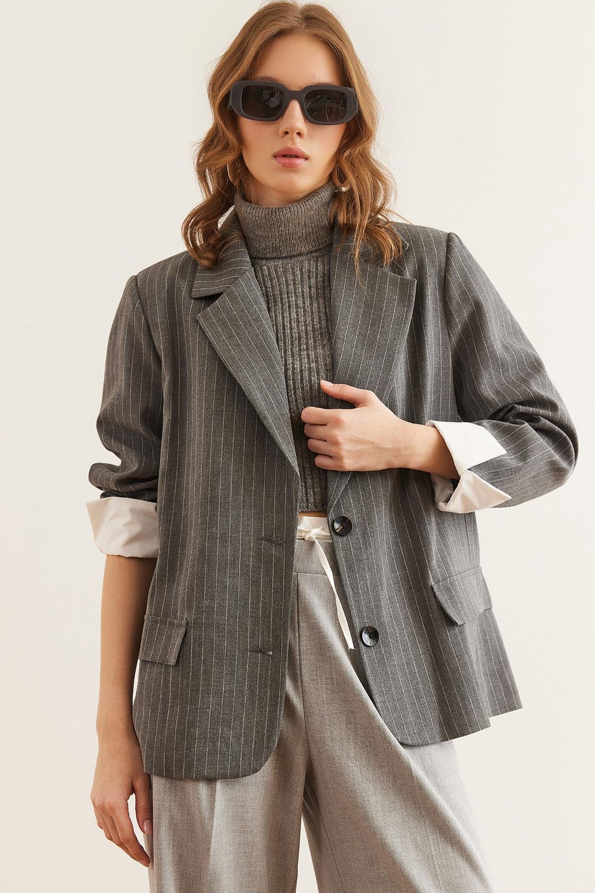 Manşet Detaylı Fleto Cep Astarlı Çizgili Blazer Ceket Füme