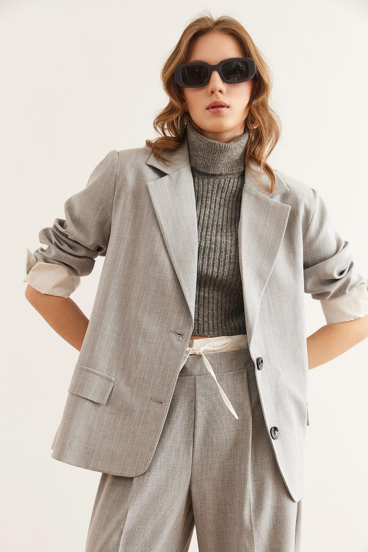 Manşet Detaylı Fleto Cep Astarlı Çizgili Blazer Ceket Açık Gri