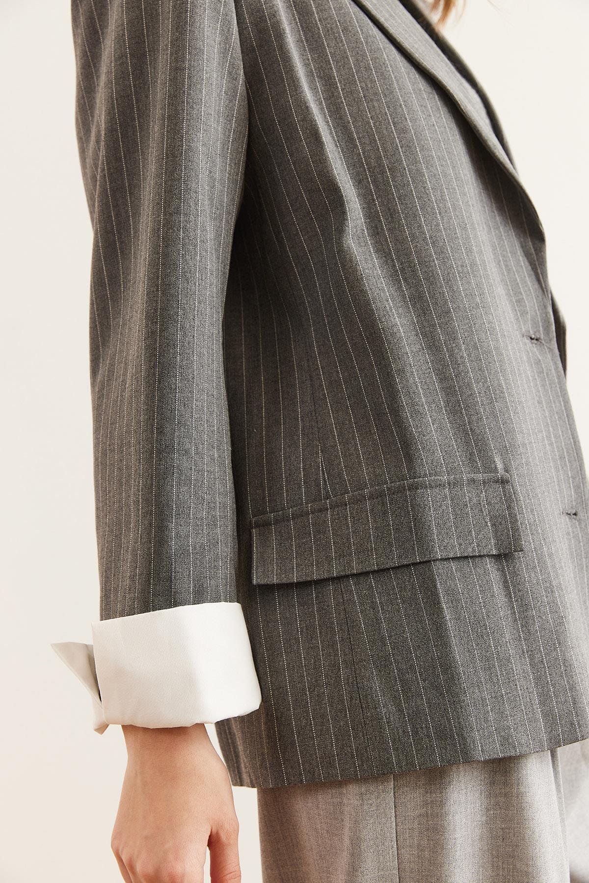 Manşet Detaylı Fleto Cep Astarlı Çizgili Blazer Ceket Füme