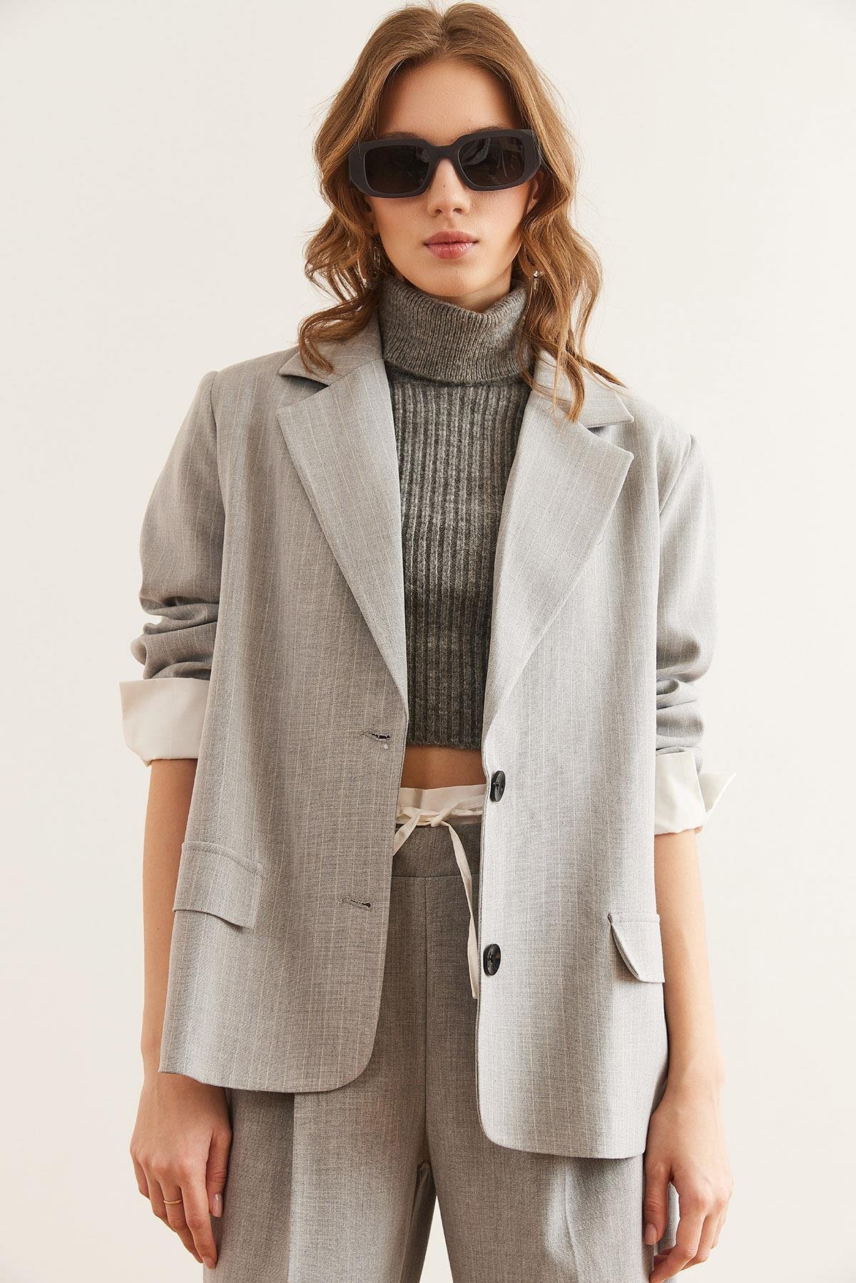 Manşet Detaylı Fleto Cep Astarlı Çizgili Blazer Ceket Açık Gri