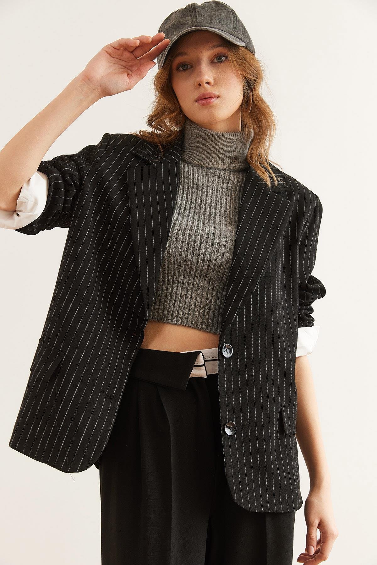 Manşet Detaylı Fleto Cep Astarlı Çizgili Blazer Ceket Siyah