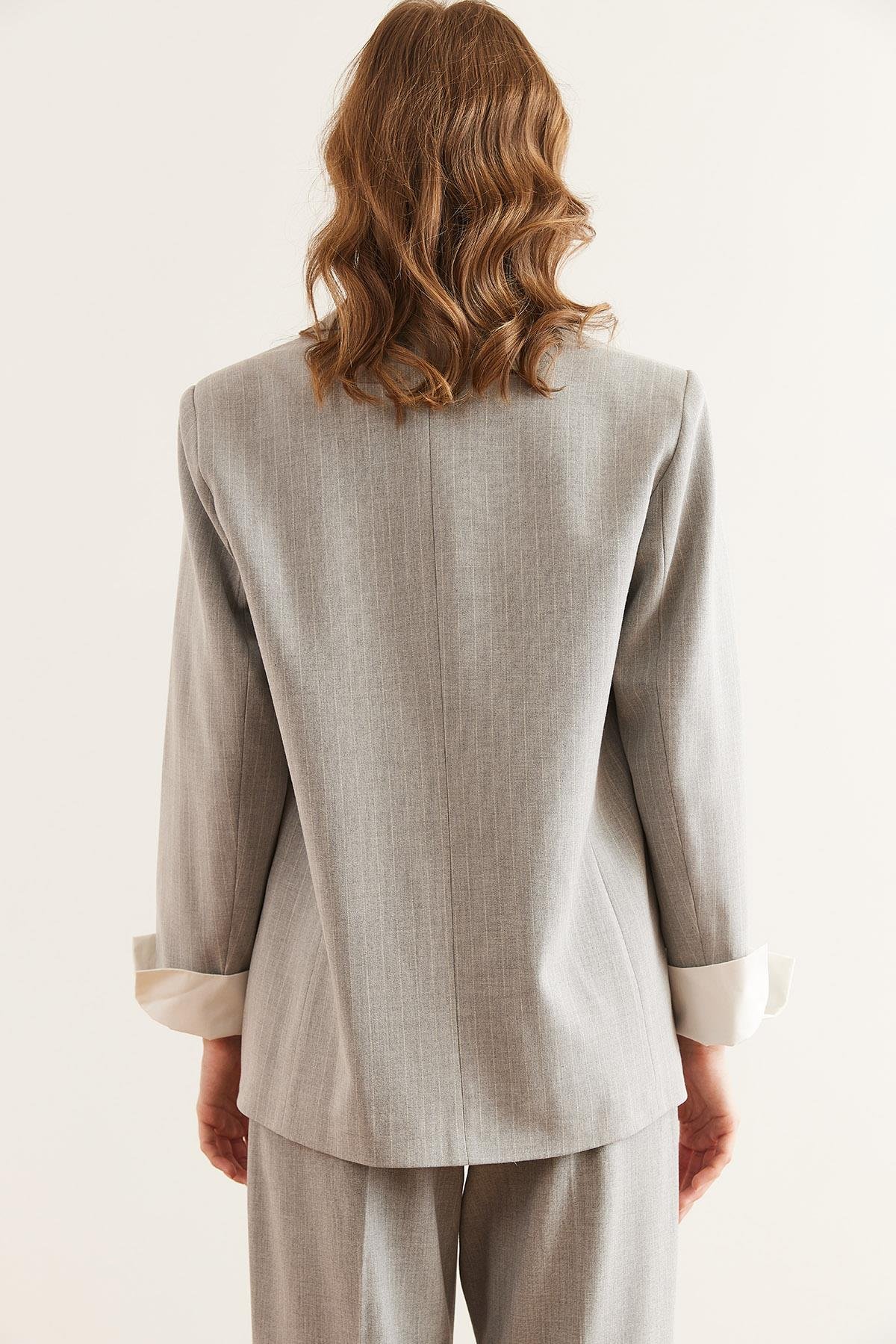 Manşet Detaylı Fleto Cep Astarlı Çizgili Blazer Ceket Açık Gri