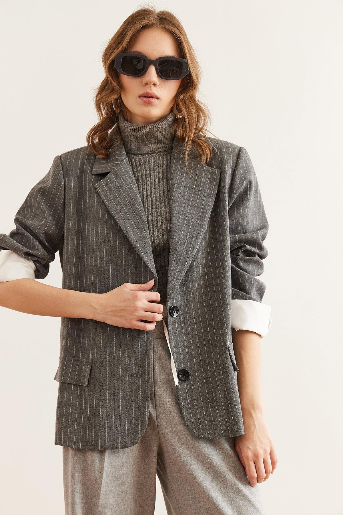 Manşet Detaylı Fleto Cep Astarlı Çizgili Blazer Ceket Füme