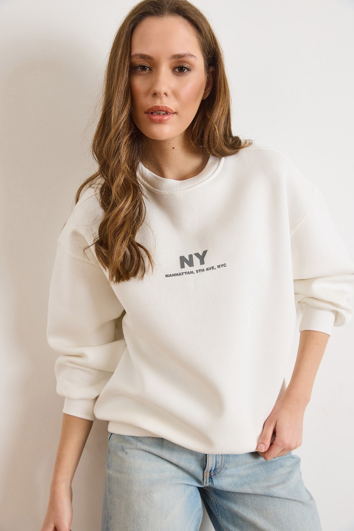 Ny Şardonlu Oversize Sweatshirt Beyaz