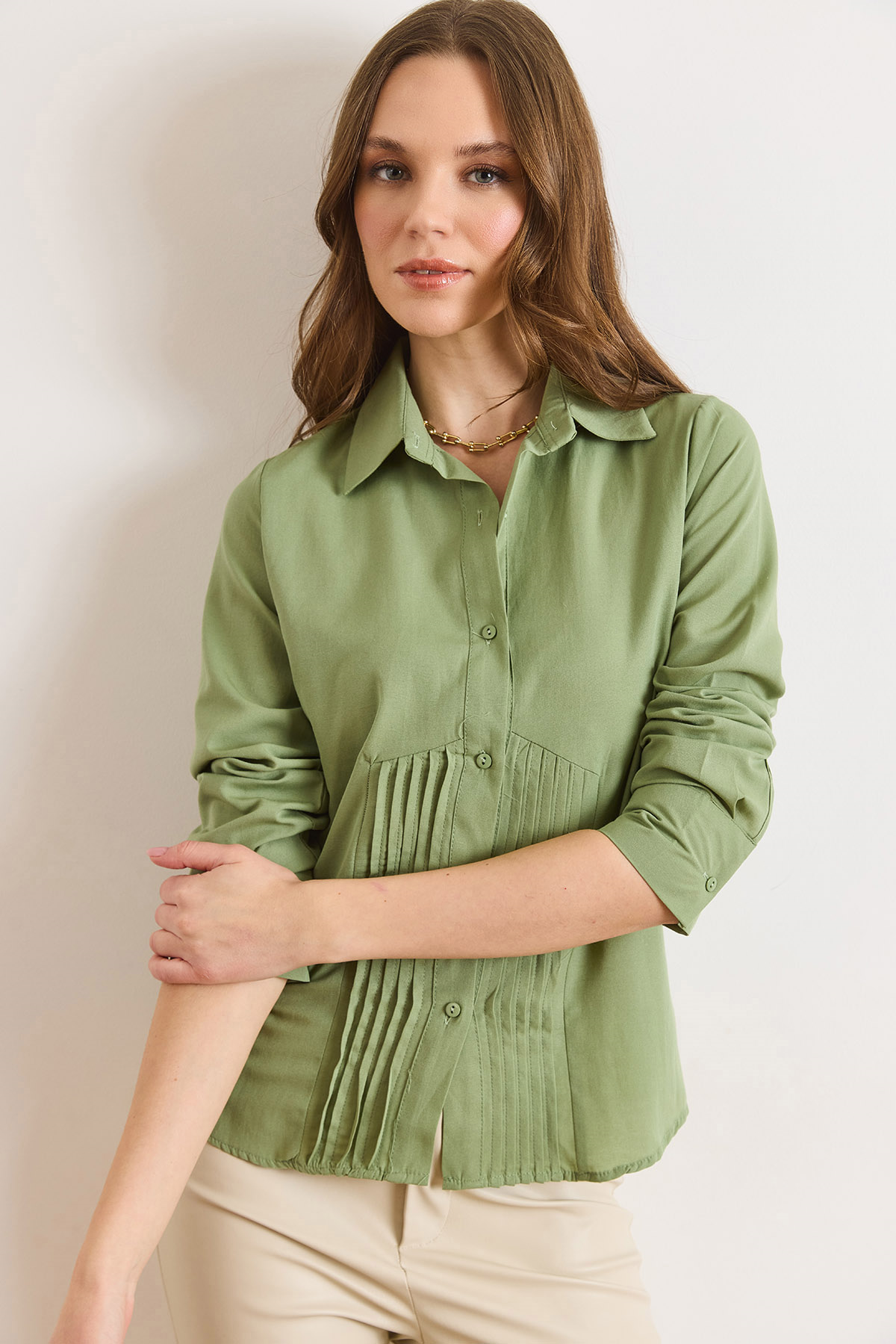 Önü Pensli Slim Fit Dokuma Gömlek Çağla Yeşili