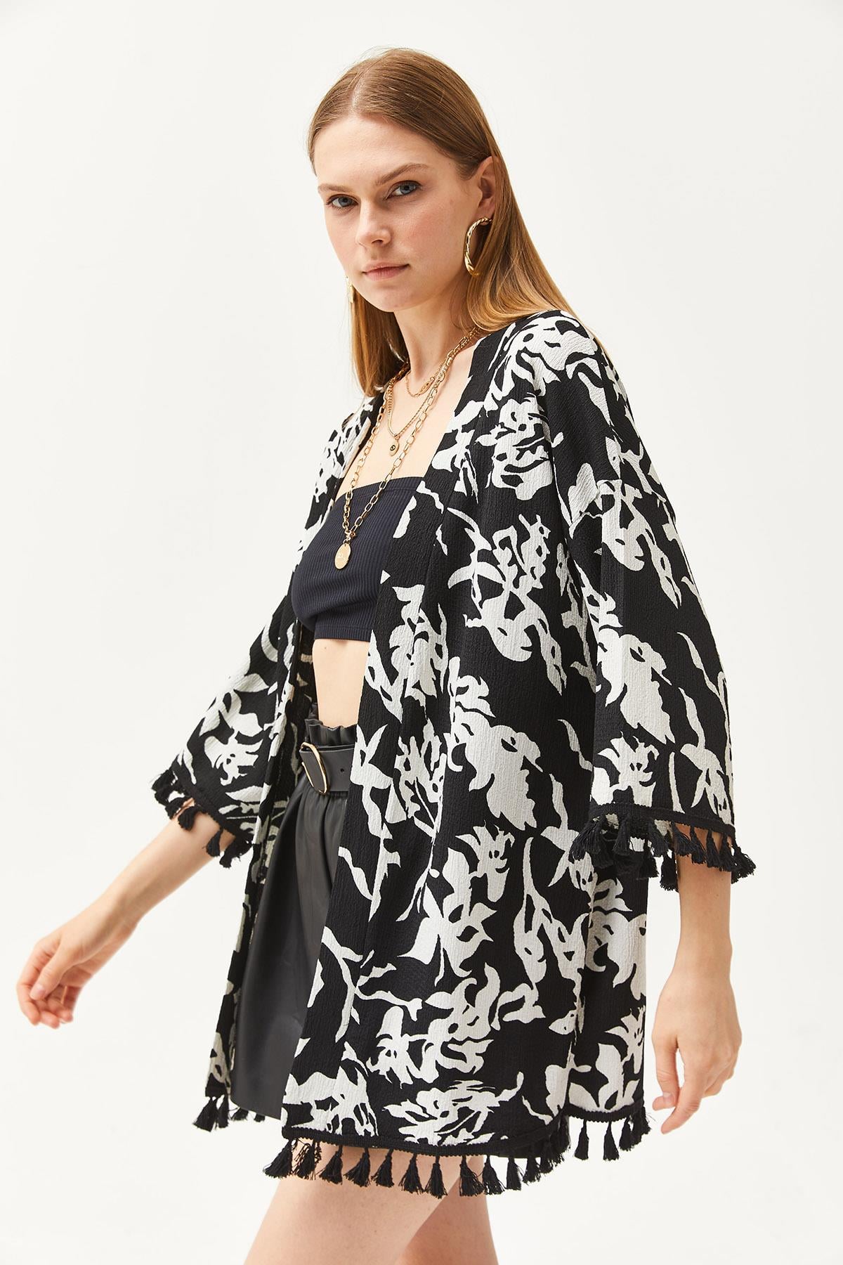 Püsküllü Salaş Örme Kimono Desenli Siyah