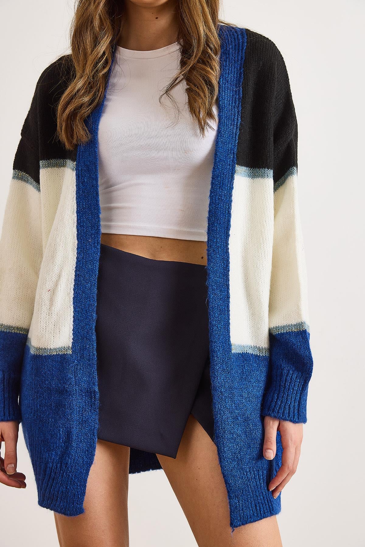 Renk Bloklu Sim Detaylı Oversize Triko Hırka Mavi Beyaz