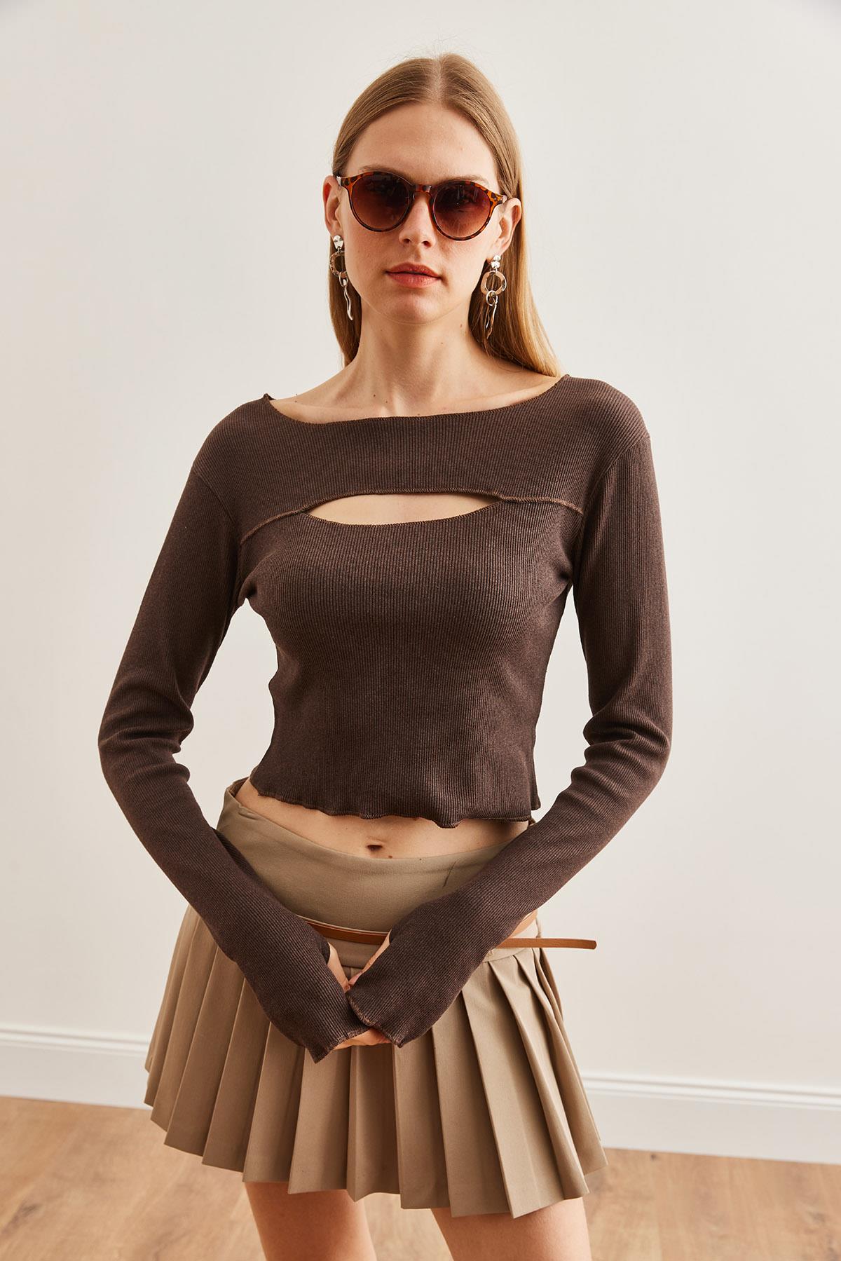 Roba Cut Out Parmak Detaylı Esnek Crop Bluz Acı Kahve