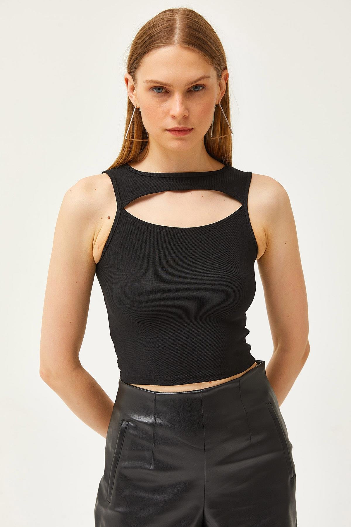 Roba Dekolteli İnce Fitilli Crop Ottoman Bluz Siyah