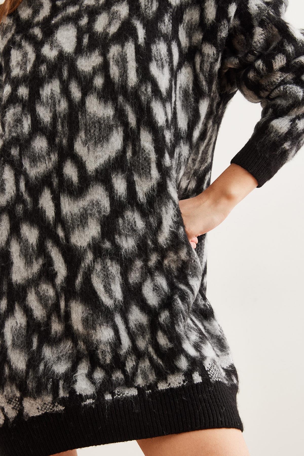 Şardonlu Oversize Leopar Tunik Elbise Siyah