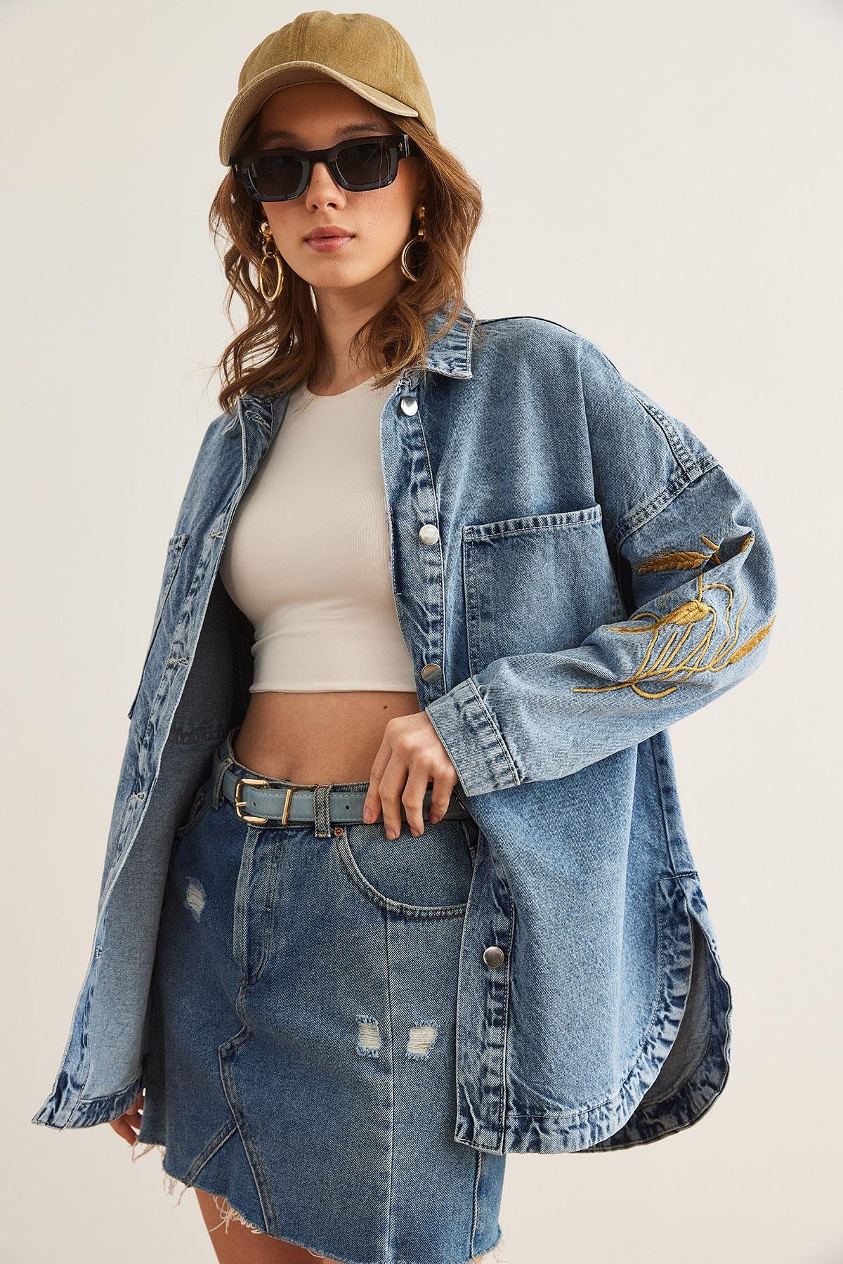 Sarı Buğday Nakışlı Oversize Denim Ceket Mavi
