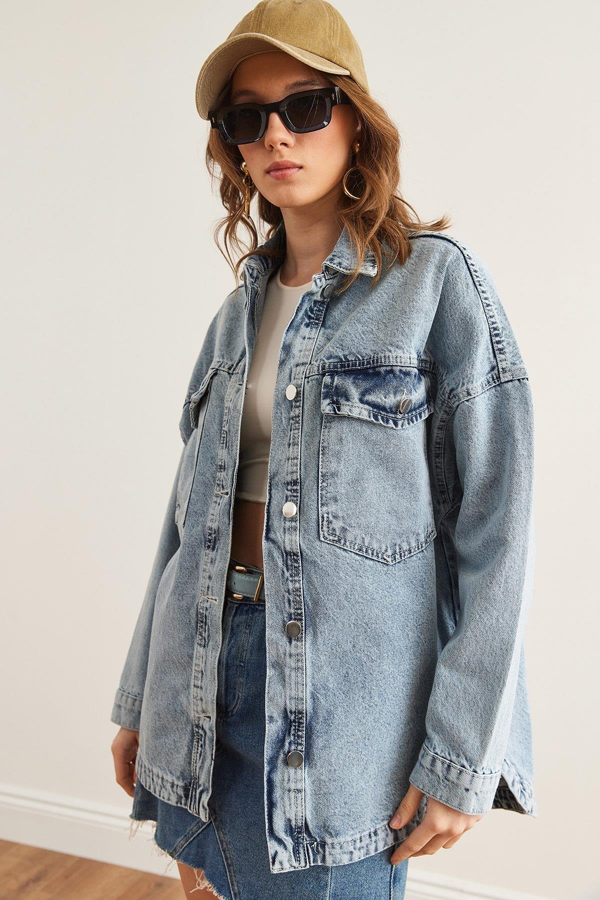 Sırtı Nakış Detaylı Oversize Denim Ceket Mavi