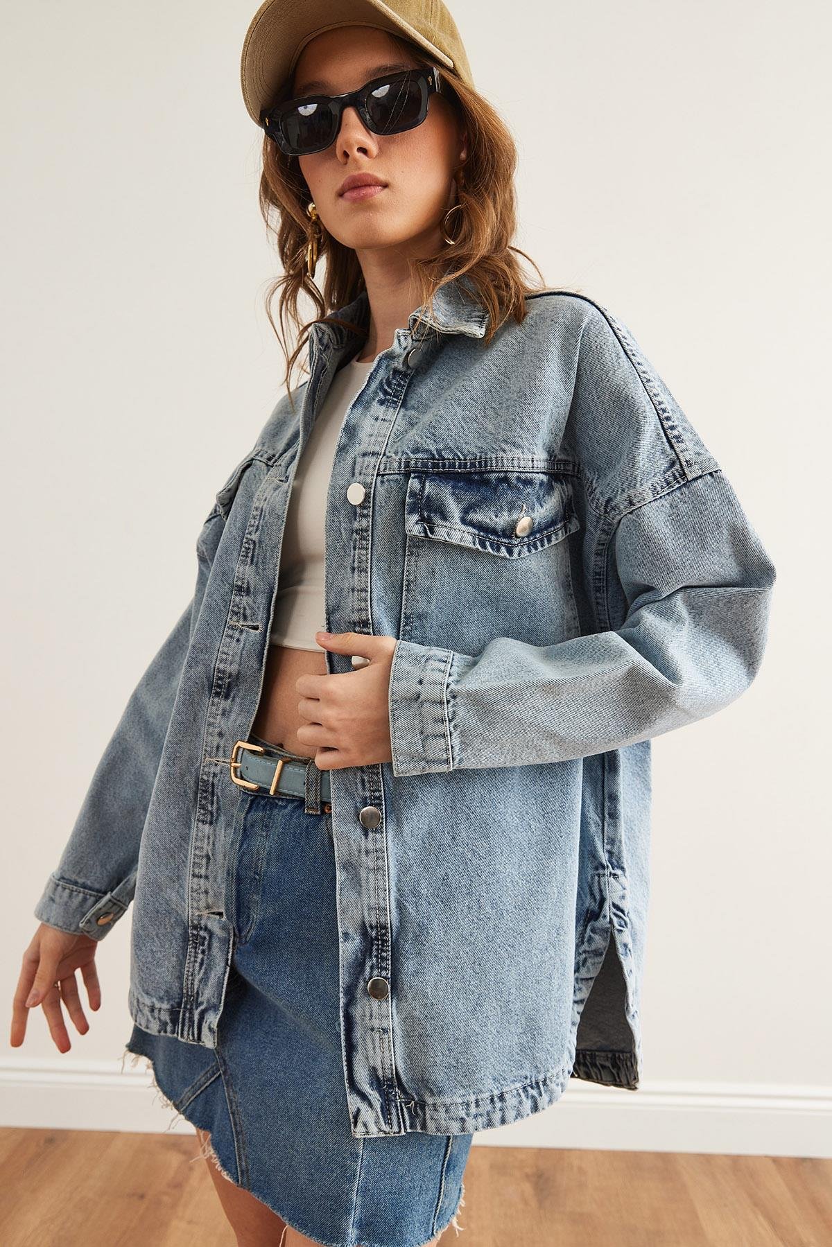 Sırtı Nakış Detaylı Oversize Denim Ceket Mavi