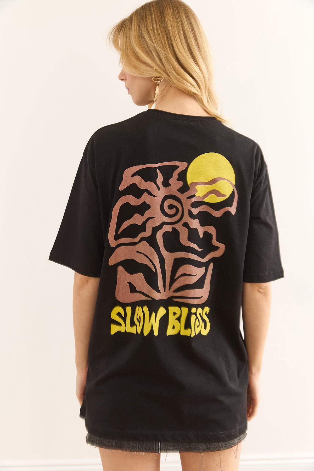 Slow Bliss Ön Arka Baskılı Pamuk Tişört Siyah