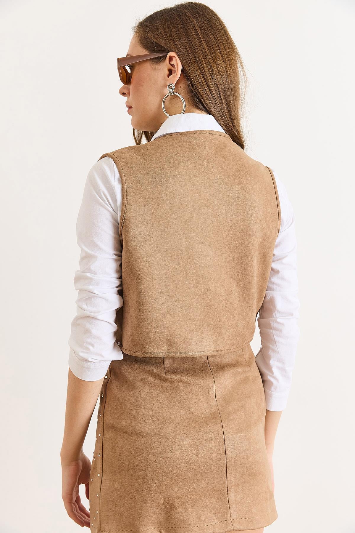 Taş Detaylı Süet Yelek Camel