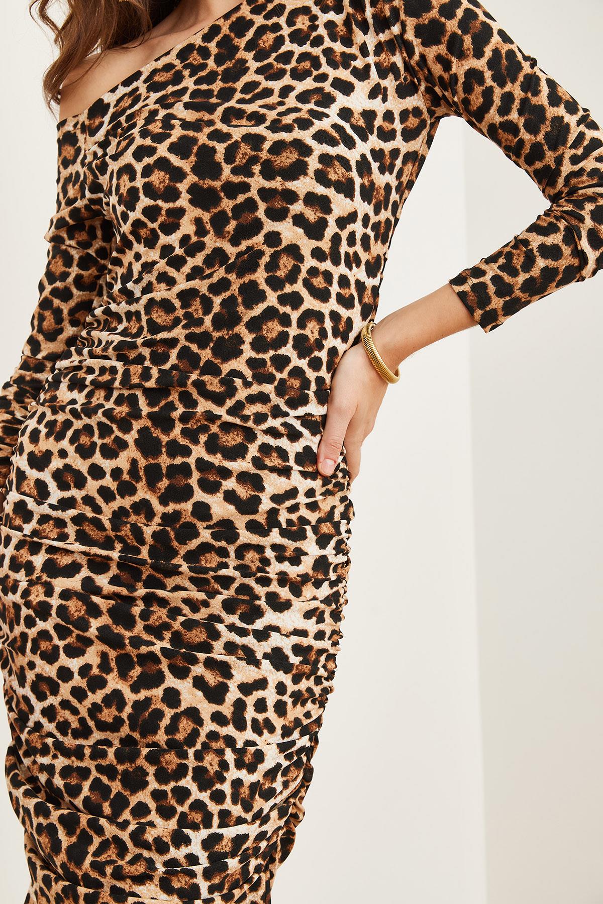 Tek Omuz Drape Detayli Leopar Örme Elbise Leopar Taş