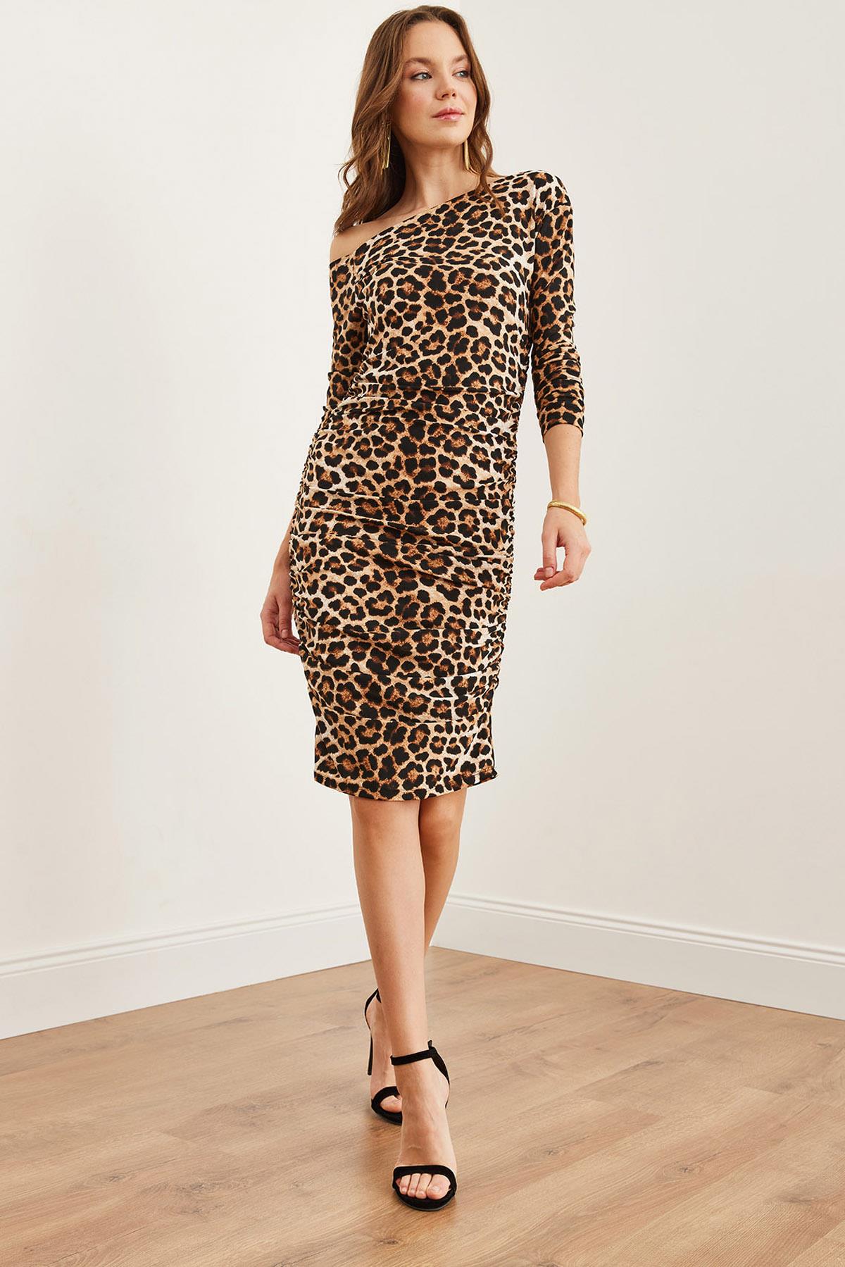 Tek Omuz Drape Detayli Leopar Örme Elbise Leopar Taş