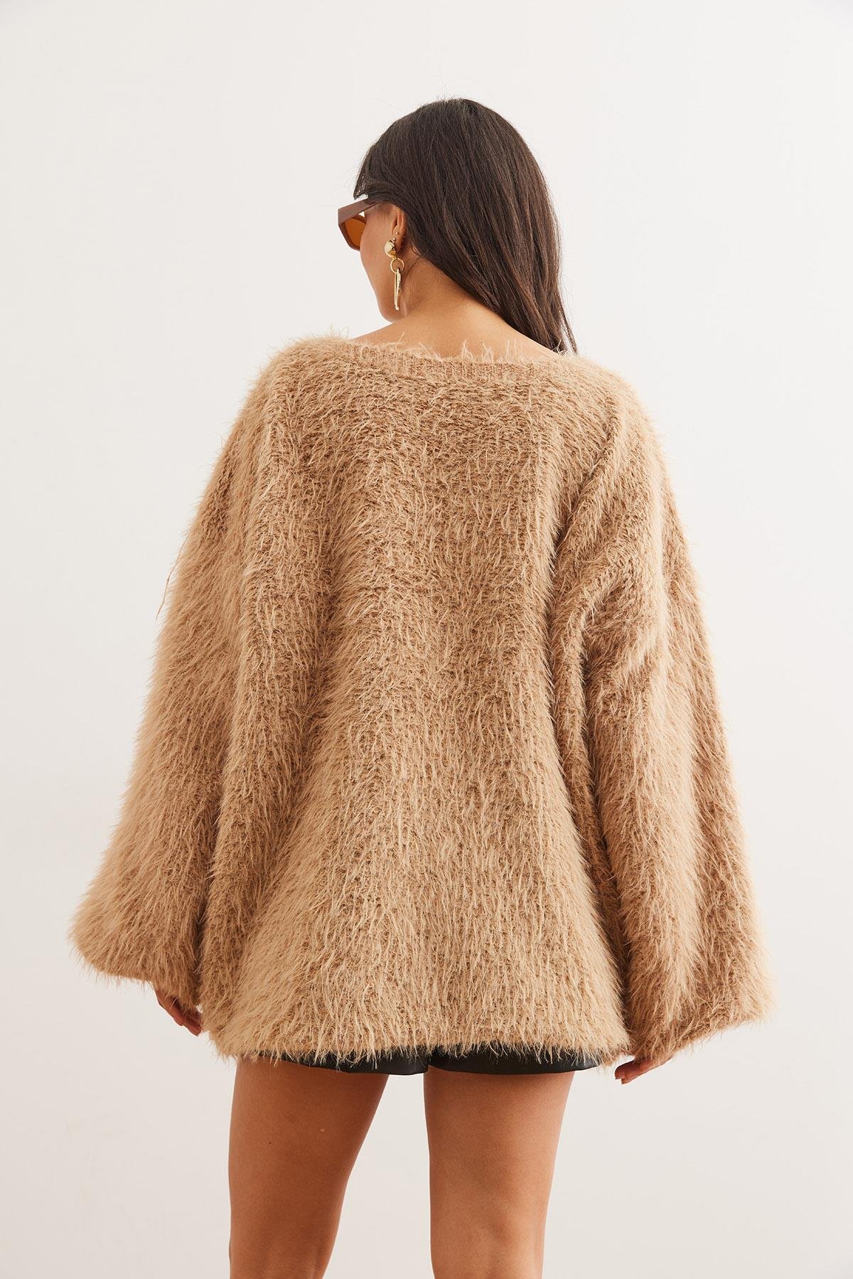 Uzun Sakallı Oversize Triko Kazak Camel