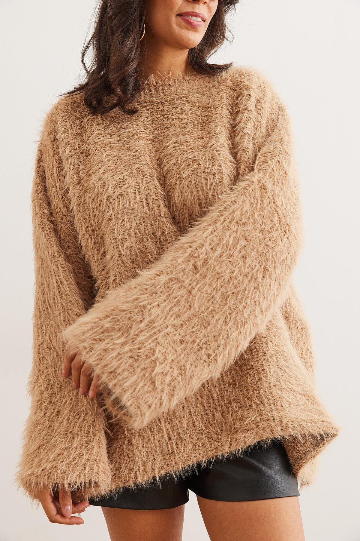 Uzun Sakallı Oversize Triko Kazak Camel