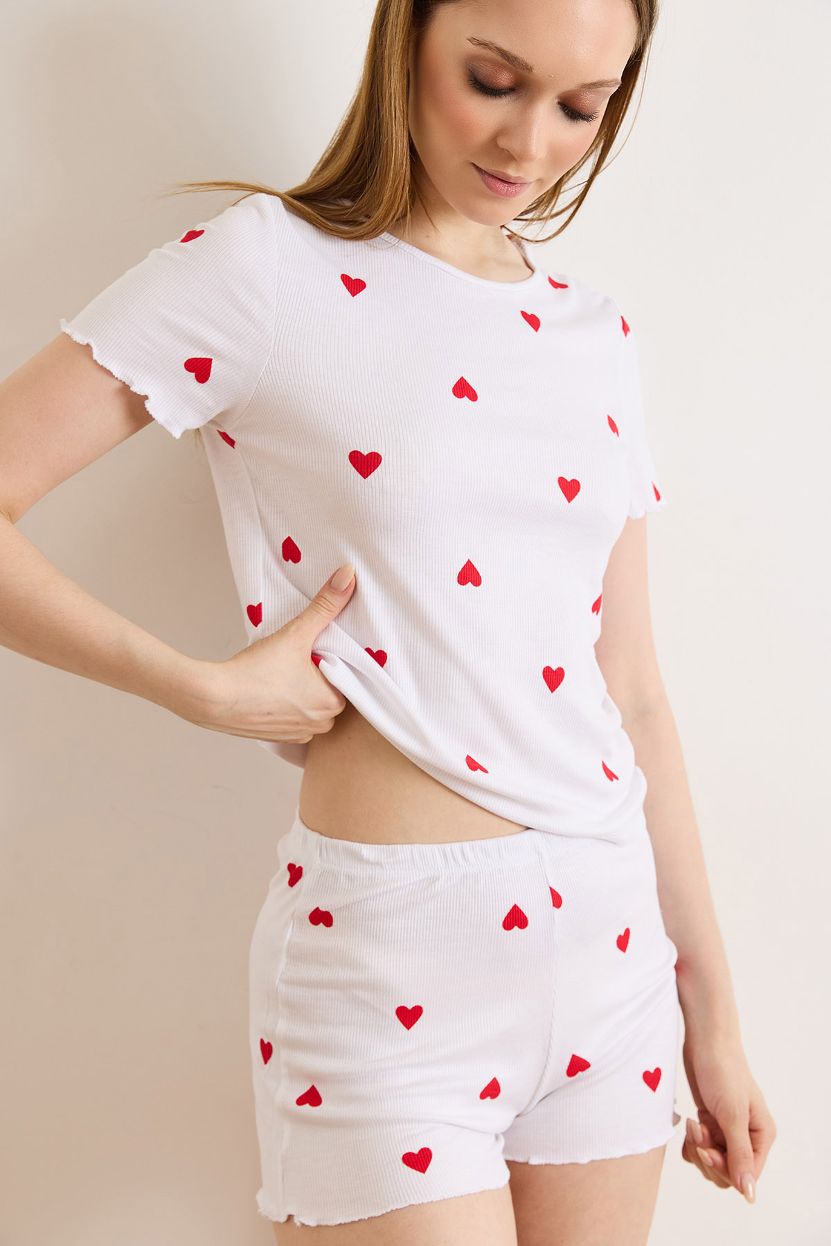Viskon Şortlu Pijama Takımı Beyaz Kalp
