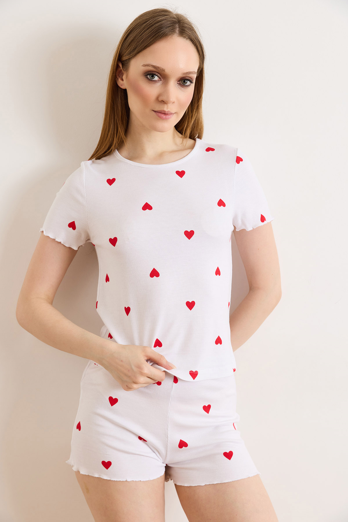Viskon Şortlu Pijama Takımı Beyaz Kalp