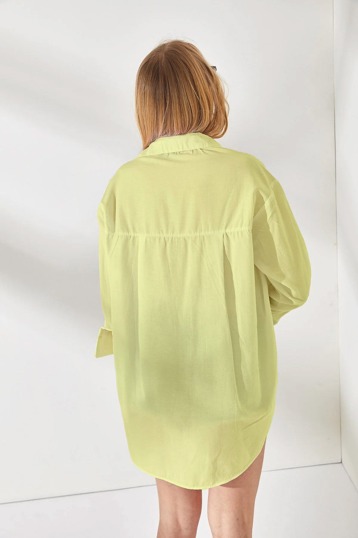 Yanları Düğme Detaylı Oversize Dokuma Gömlek Açık Sarı