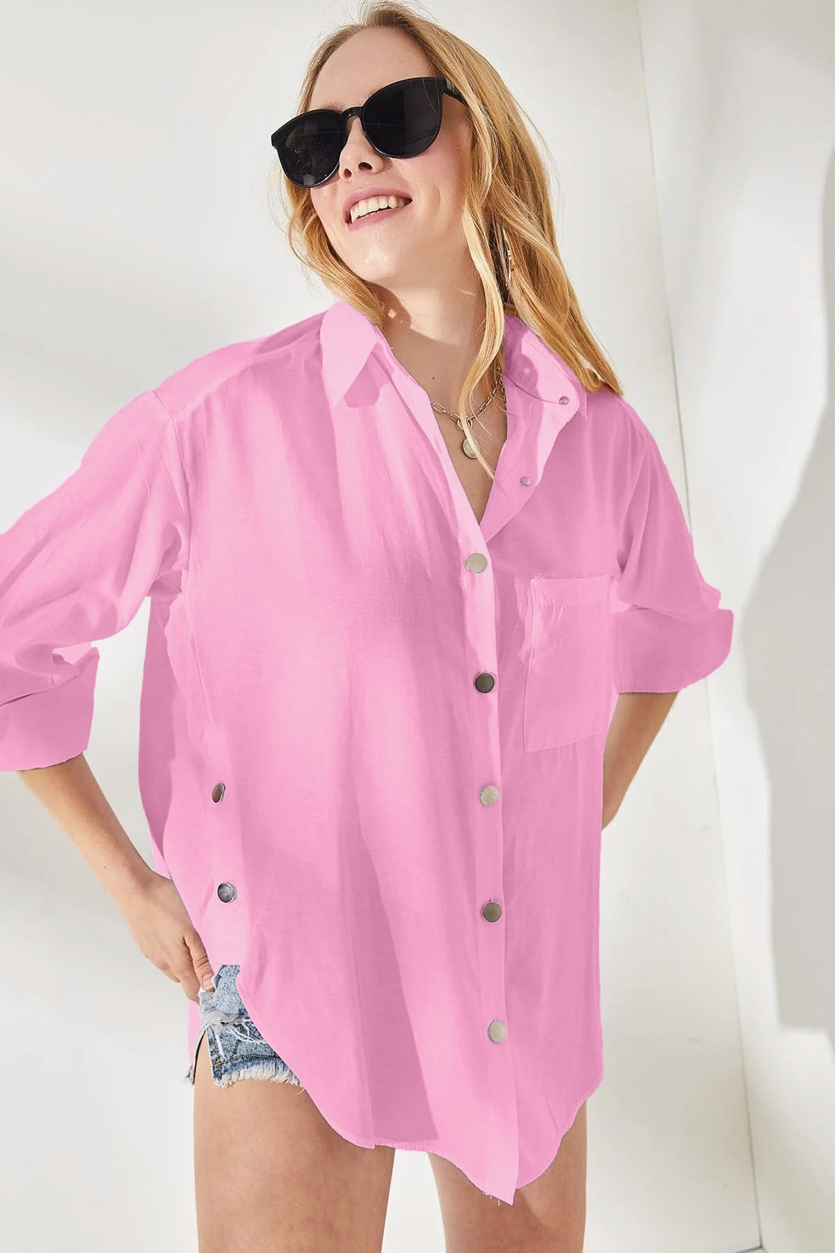 Yanları Düğme Detaylı Oversize Dokuma Gömlek Pembe